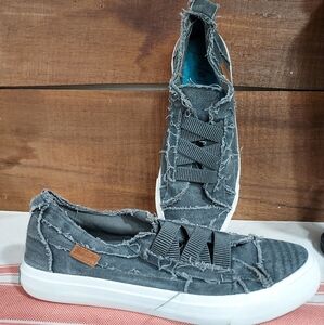Blowfish Grey Marley Slip On Size 10